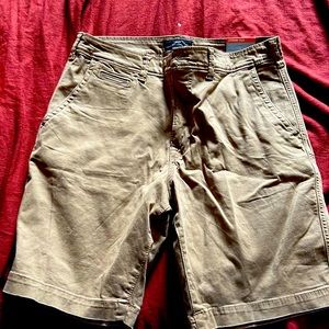 Never worn Mens American eagle shorts